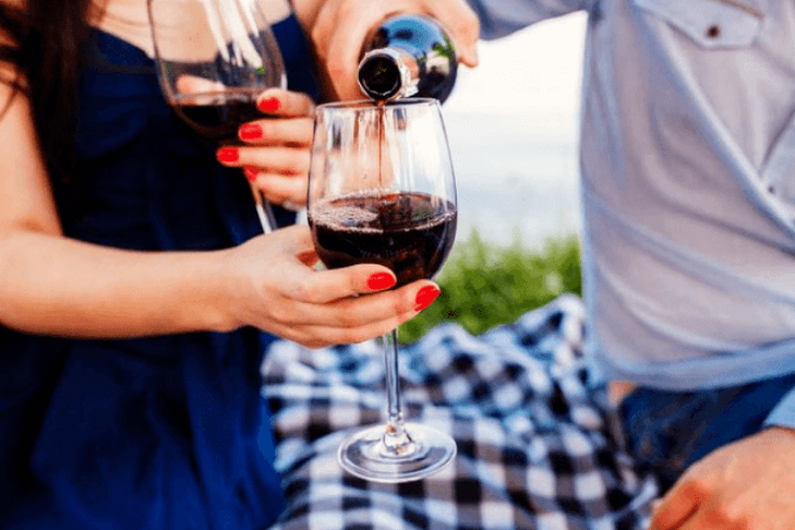 Wine is the best alcoholic drink for a pleasant evening before sex